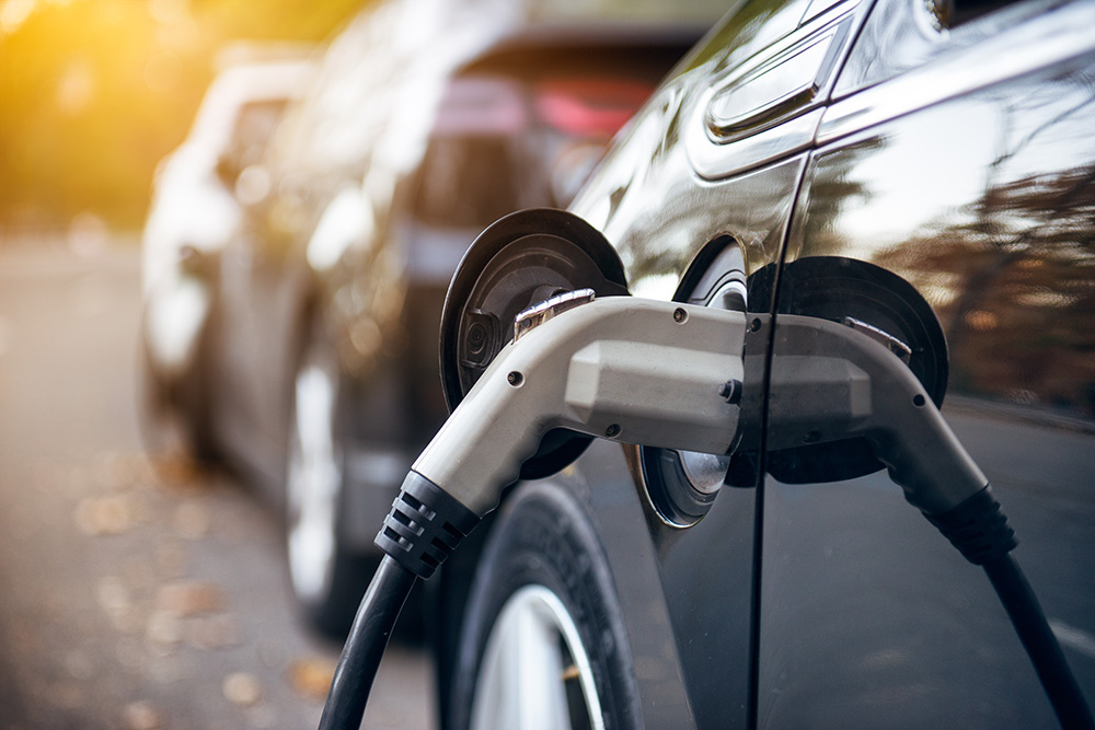 Government looks at ways of increasing electric vehicle charging